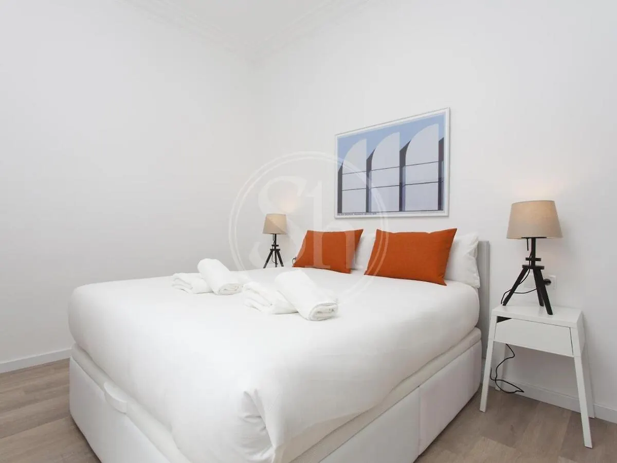 Wonderful Apartment For 6 Barcelona