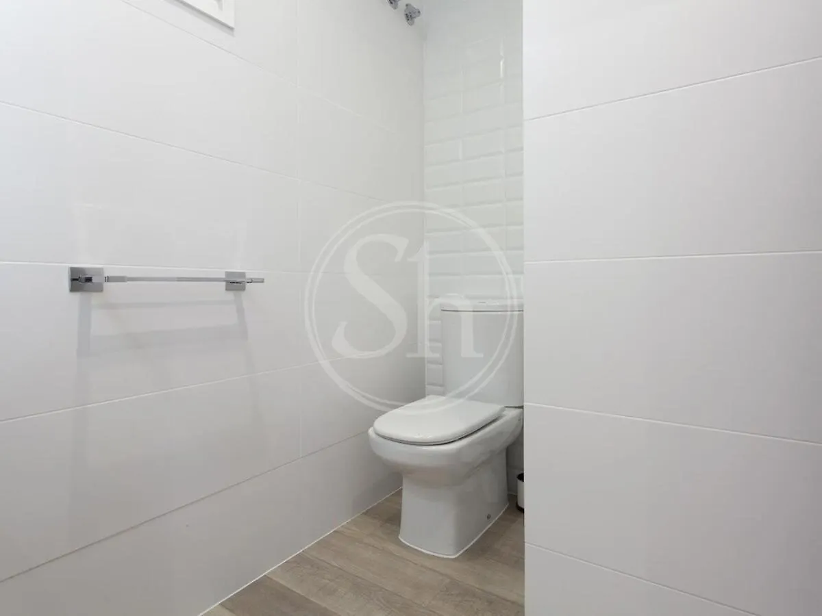 Wonderful Apartment For 6 Barcelona